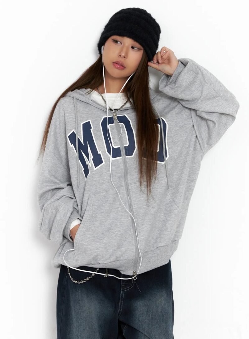 Comfort Fit Graphic Hoodie Zip-Up