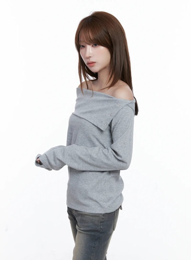Ribbed Off-Shoulder Long Sleeve Tee